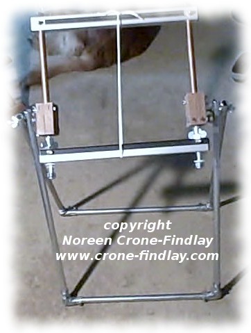 folding loom stand (c)